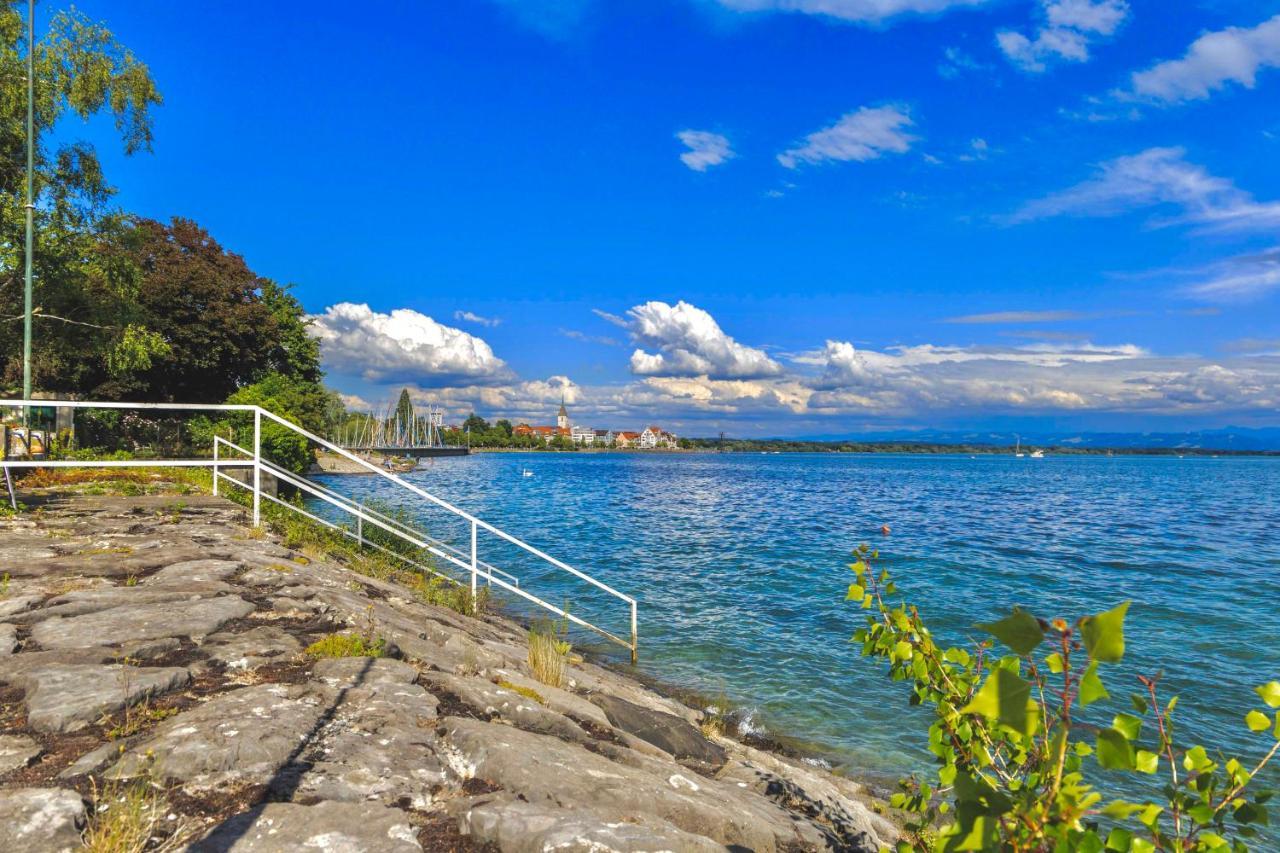 Auszeit Apartment Lakeside Mit Privatstrand Friedrichshafen Bagian luar foto