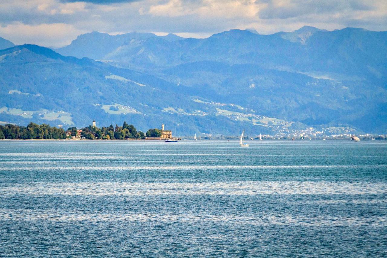 Auszeit Apartment Lakeside Mit Privatstrand Friedrichshafen Bagian luar foto