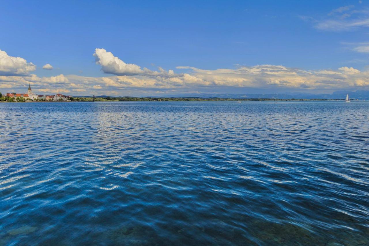 Auszeit Apartment Lakeside Mit Privatstrand Friedrichshafen Bagian luar foto