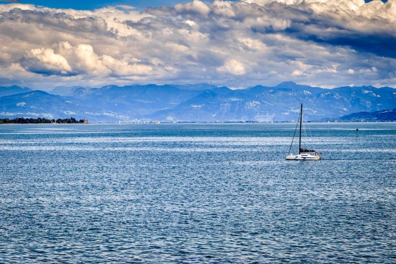 Auszeit Apartment Lakeside Mit Privatstrand Friedrichshafen Bagian luar foto